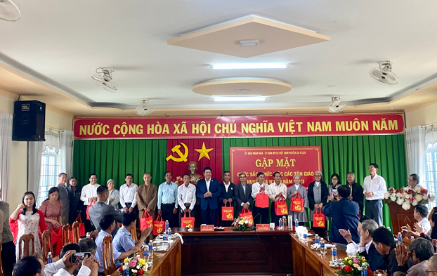 Huyện Ea H’Leo: Gặp mặt chức sắc, chức việc, các tôn giáo năm 2023